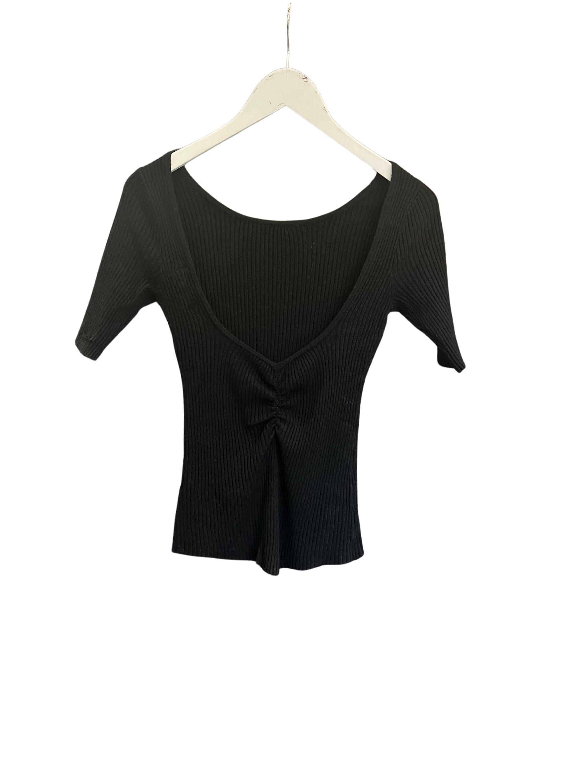 Clever Alice Backless Top in Black 